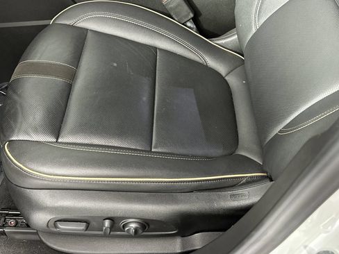 Used 2022 Chevrolet Blazer Premier FWD image 12