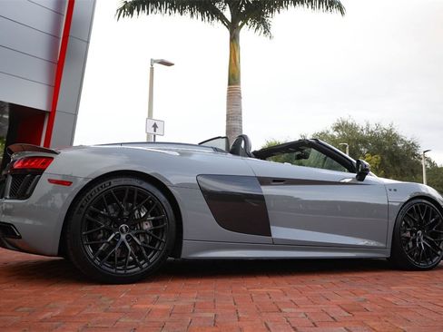 Used 2018 Audi R8 V10 plus image 25