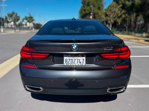 Used 2017 BMW 750i RWD image 11