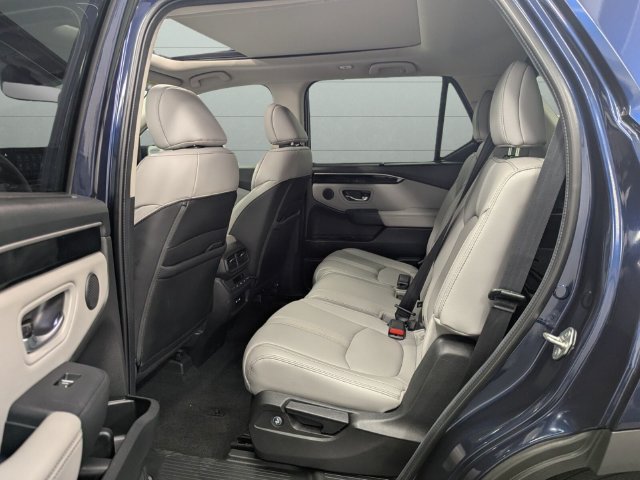 Certified 2024 Honda Pilot Touring image 29