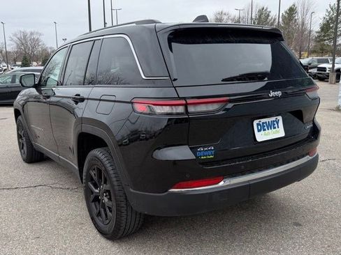 Used 2022 Jeep Grand Cherokee Limited AWD/4WD image 3