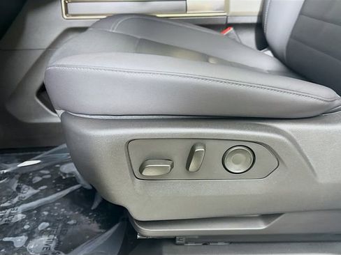 Used 2024 GMC Hummer EV 2X w/ LPO, Illumination Package image 23