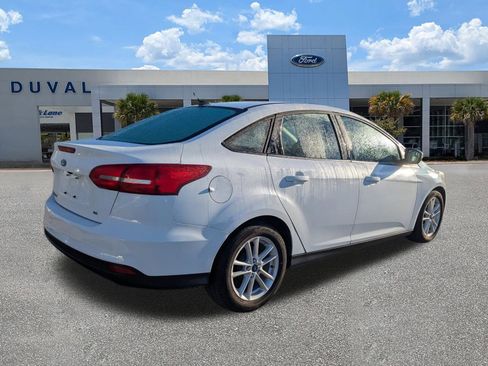 Used 2017 Ford Focus SE image 4