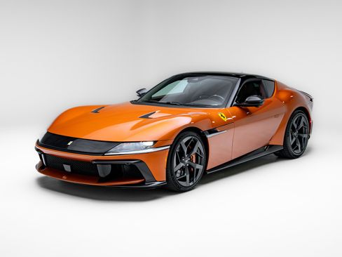 Used 2025 Ferrari 12Cilindri RWD image 3