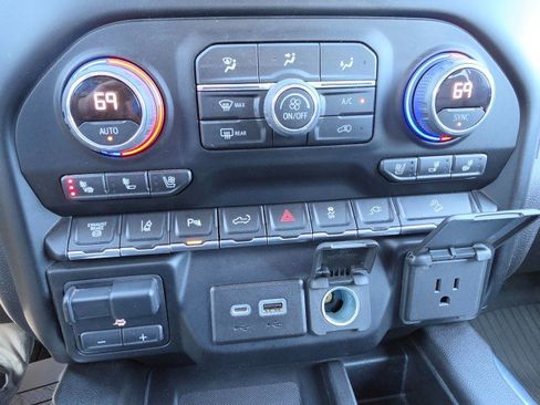 Used 2022 Chevrolet Silverado 2500 LTZ w/ LTZ Plus Package image 53