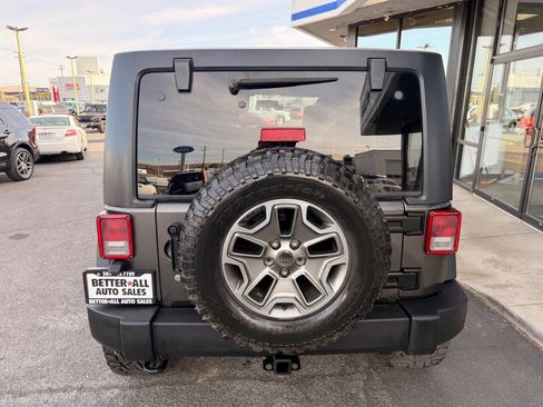 Used 2014 Jeep Wrangler Unlimited Rubicon w/ Connectivity Group AWD/4WD image 4