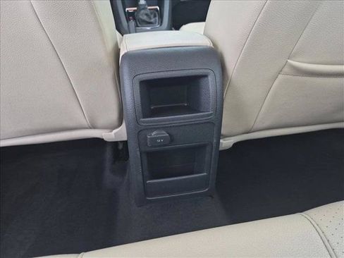 Used 2017 Volkswagen Jetta SEL FWD image 19