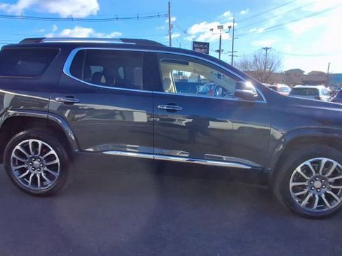 Used 2022 GMC Acadia Denali w/ Denali Ultimate Package image 9
