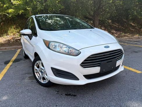 Used 2014 Ford Fiesta SE FWD image 1