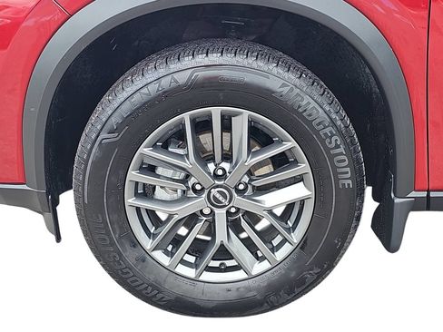 Used 2025 Nissan Rogue S FWD image 29