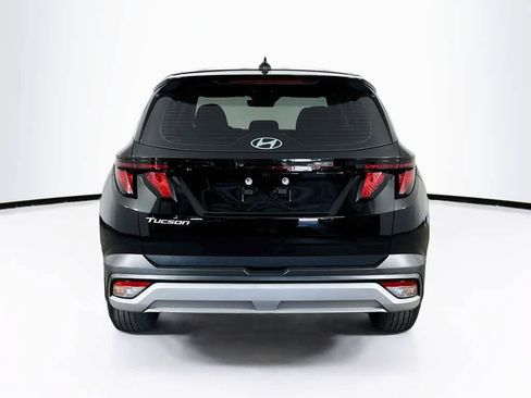 Used 2025 Hyundai Tucson SE image 5