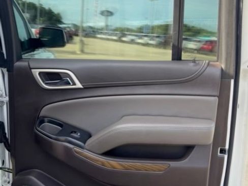 Used 2020 GMC Yukon XL Denali w/ Open Road Package RWD image 16
