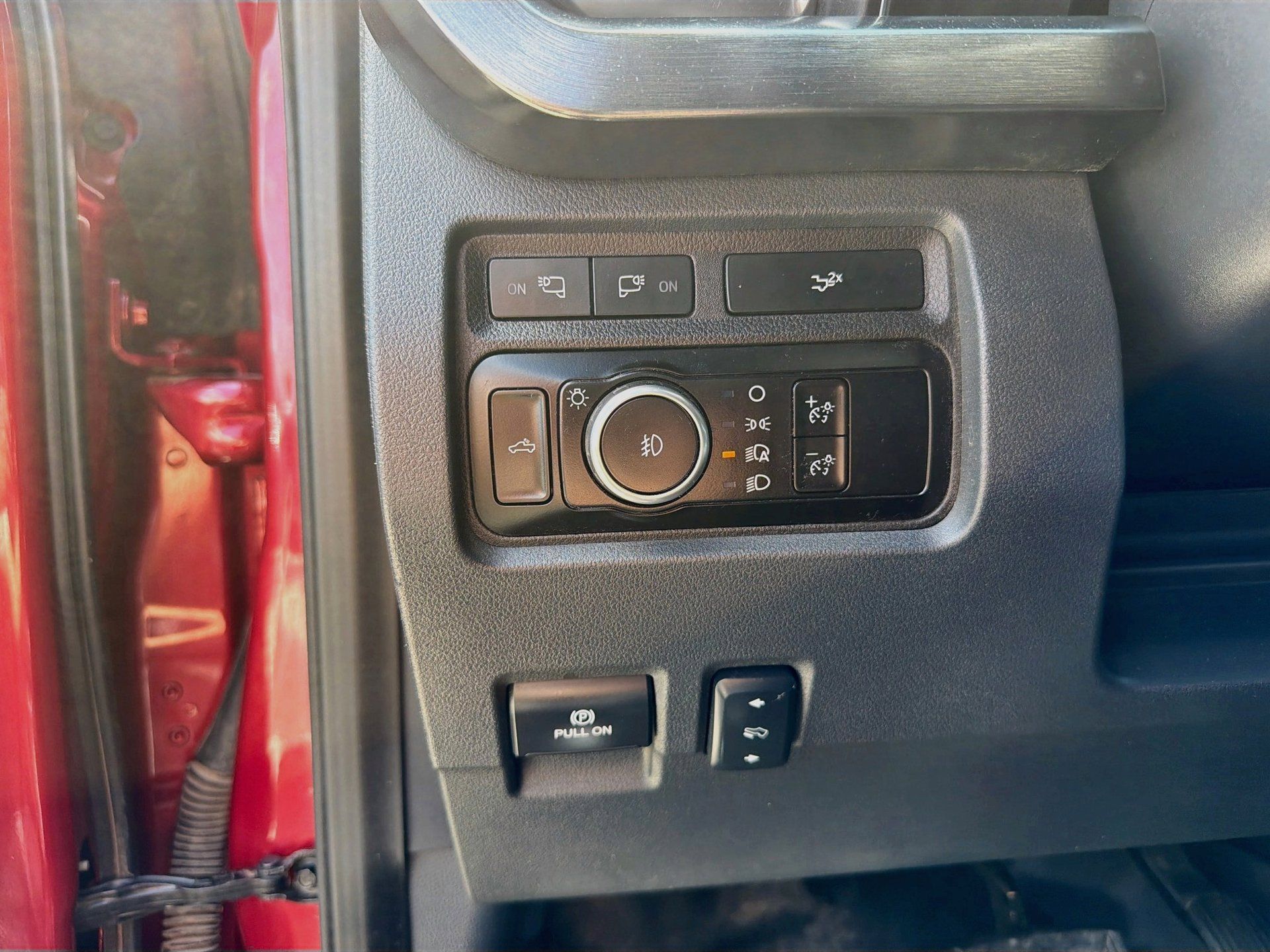 Used 2024 Ford F350 Lariat w/ Lariat Ultimate Package AWD/4WD image 11