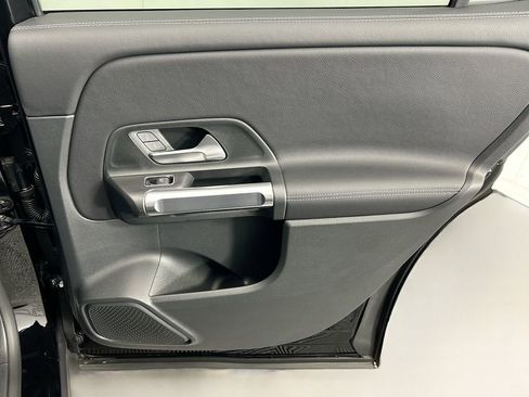 Certified 2025 Mercedes-Benz GLB 250 image 25