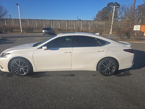 Used 2023 Lexus ES 350 w/ Premium Package image 8