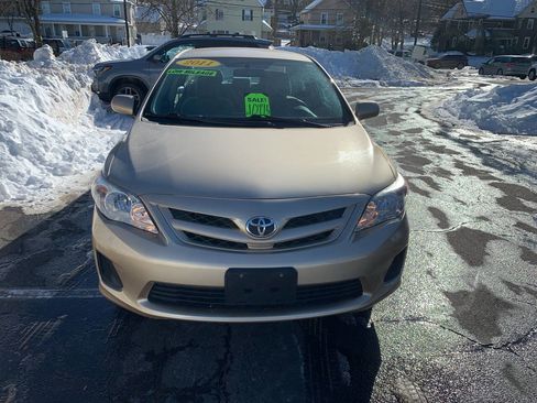 Used 2011 Toyota Corolla LE image 9