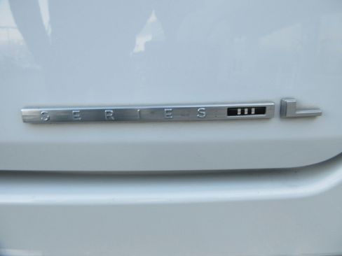 Used 2023 Jeep Wagoneer L Series III w/ Premium Group I image 10