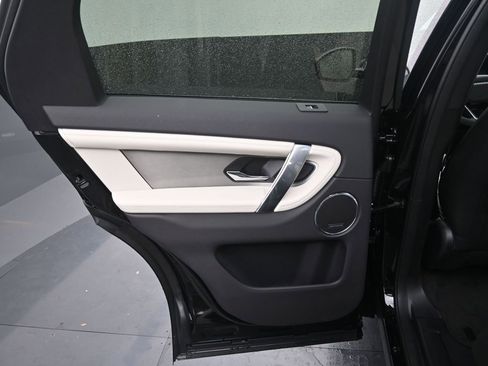 Used 2025 Land Rover Discovery Sport Dynamic SE image 15