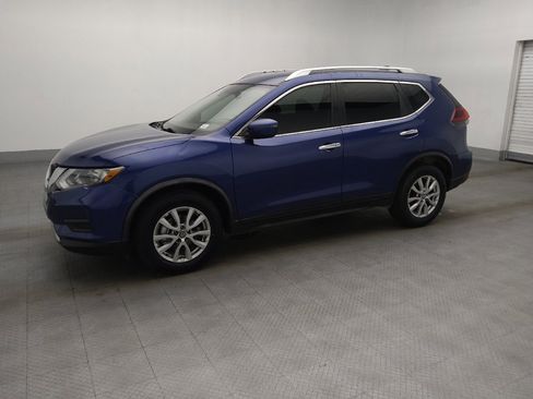 Used 2019 Nissan Rogue SV FWD image 2