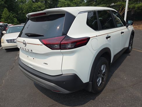 Used 2023 Nissan Rogue S AWD/4WD image 3