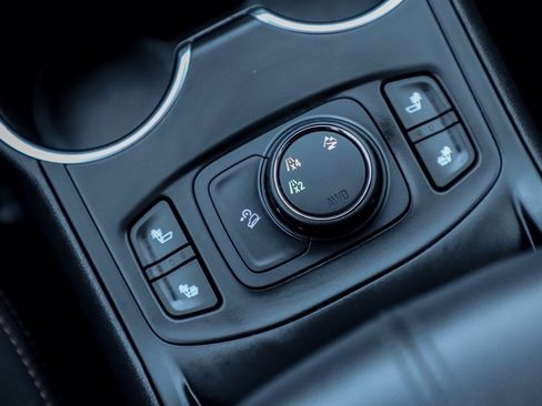 Used 2019 GMC Terrain SLE w/ Driver Convenience Package AWD/4WD image 21