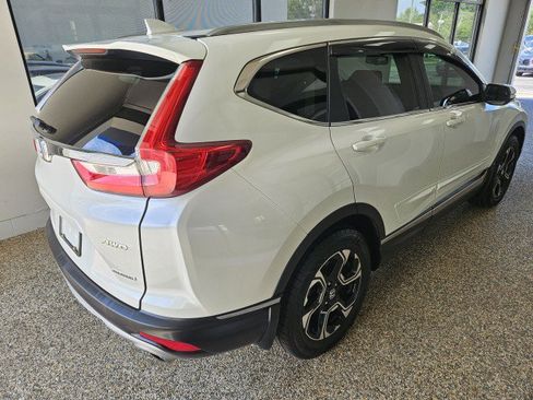Used 2018 Honda CR-V Touring image 2