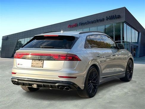 Used 2024 Audi SQ8 Prestige w/ Prestige Package image 5