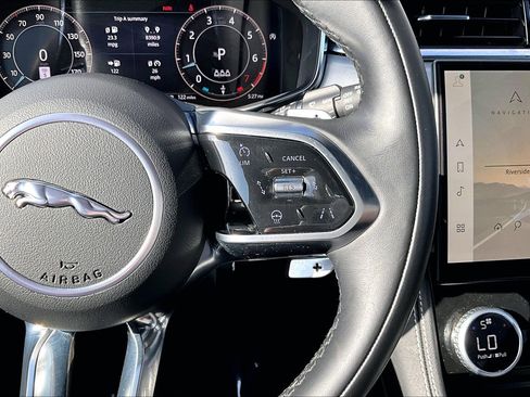 Certified 2025 Jaguar F-PACE R-Dynamic S AWD/4WD image 18