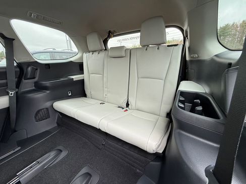 New 2026 Toyota Grand Highlander AWD image 6