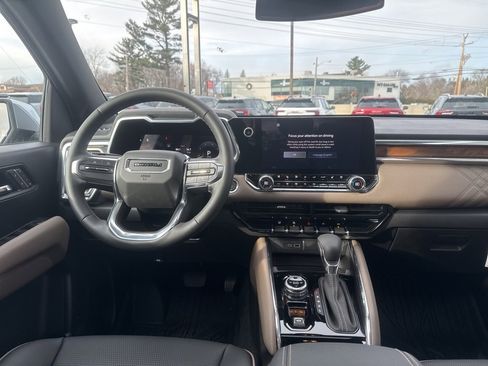 New 2025 GMC Canyon Denali image 12