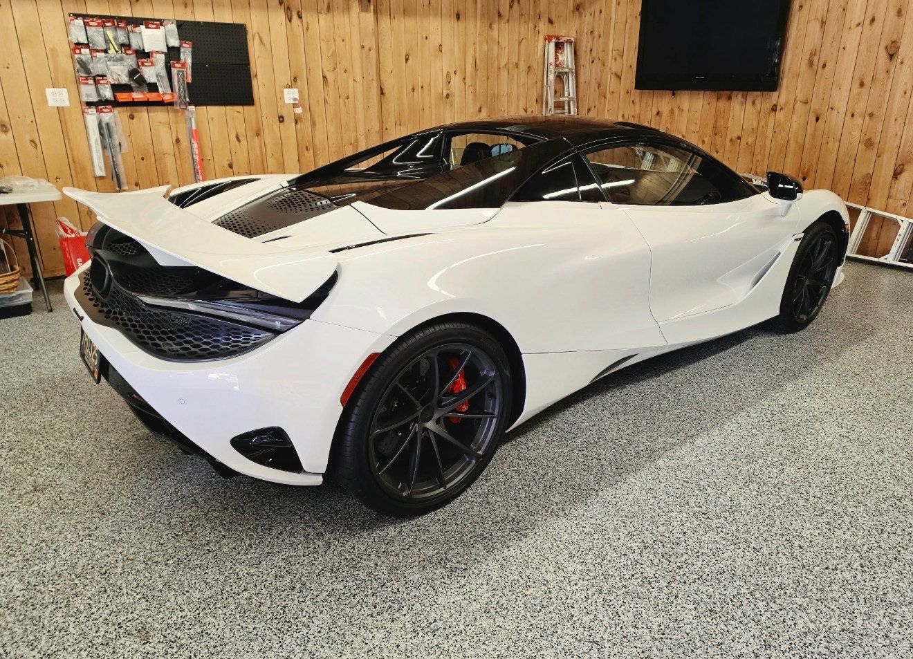 Used 2025 McLaren 750S Spider RWD image 2