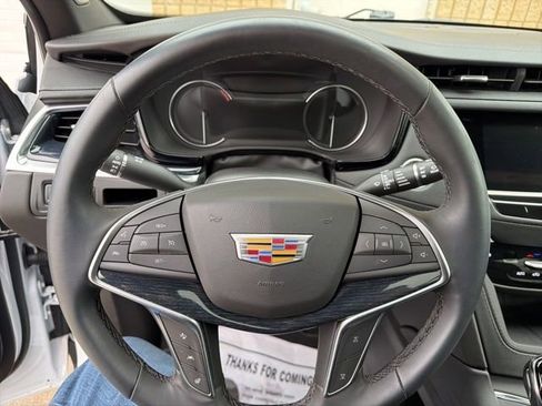 Certified 2025 Cadillac XT5 Premium Luxury image 10