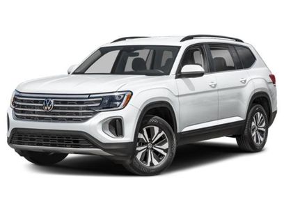 Used 2024 Volkswagen Atlas SE w/ Black Wheel Package
