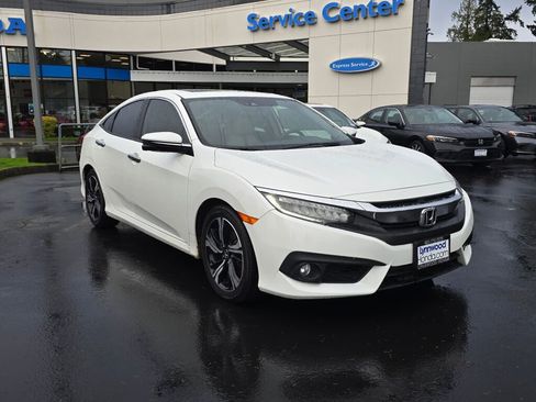 Used 2018 Honda Civic Touring image 16