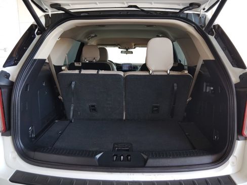 Used 2021 Ford Explorer XLT w/ Equipment Group 202A RWD image 19