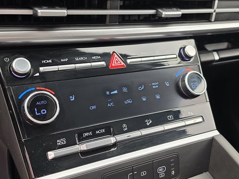Used 2025 Hyundai Santa Fe SEL FWD image 27