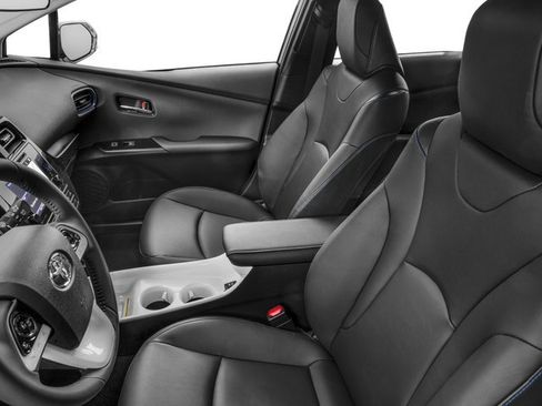 Used 2016 Toyota Prius Four Touring w/ Premium Convenience Package FWD image 9