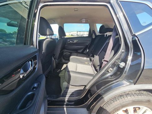 Used 2018 Nissan Rogue SV AWD/4WD image 12