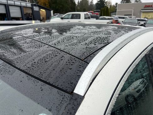 Used 2017 Mercedes-Benz GLC 300 4MATIC image 9