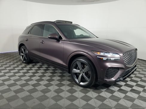 Used 2023 Genesis GV70 2.5T w/ Sport Prestige Package image 2