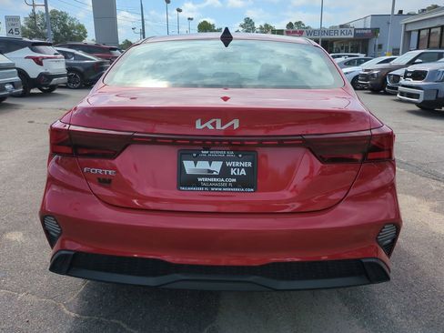Used 2023 Kia Forte LXS w/ LXS Technology Package FWD image 6