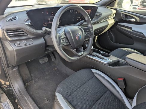 Used 2025 Buick Envista Preferred FWD image 11