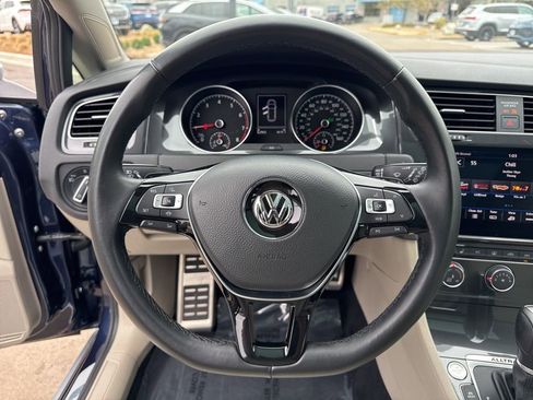 Used 2019 Volkswagen Golf Alltrack SE image 14