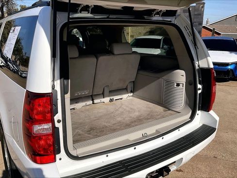 Used 2013 Chevrolet Suburban LT w/ Luxury Package image 18
