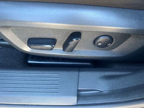 Used 2024 Nissan Rogue SV image 51