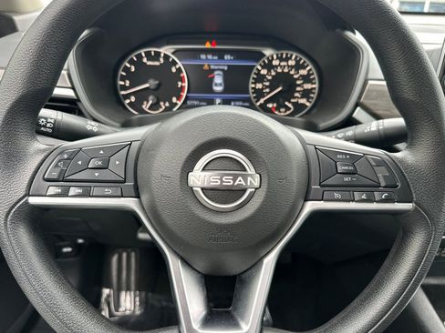 Used 2024 Nissan Altima 2.5 SV AWD/4WD image 26