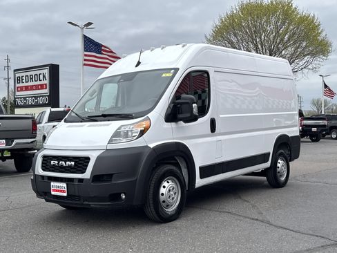 Used 2022 RAM ProMaster 3500 w/ Convenience Group FWD image 3