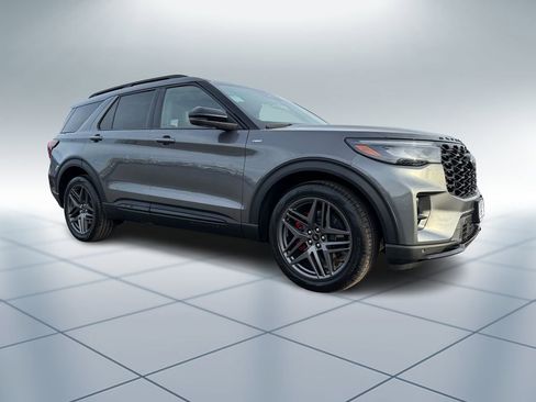 New 2026 Ford Explorer ST-Line image 2