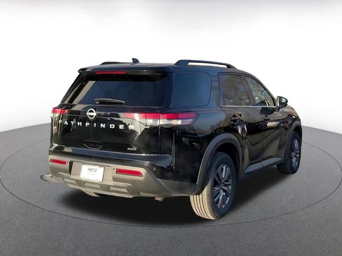 Used 2025 Nissan Pathfinder SV image 14