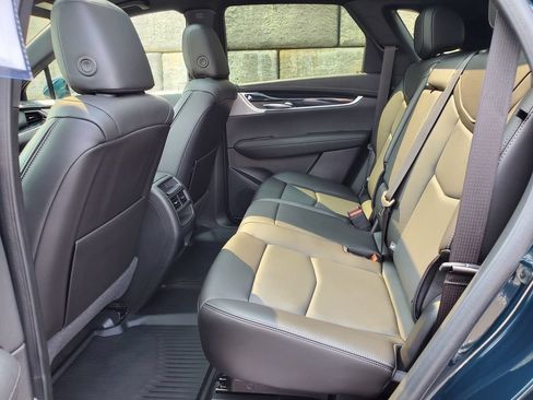 Used 2025 Cadillac XT5 Premium Luxury w/ LPO, Floor Liner Package AWD/4WD image 38
